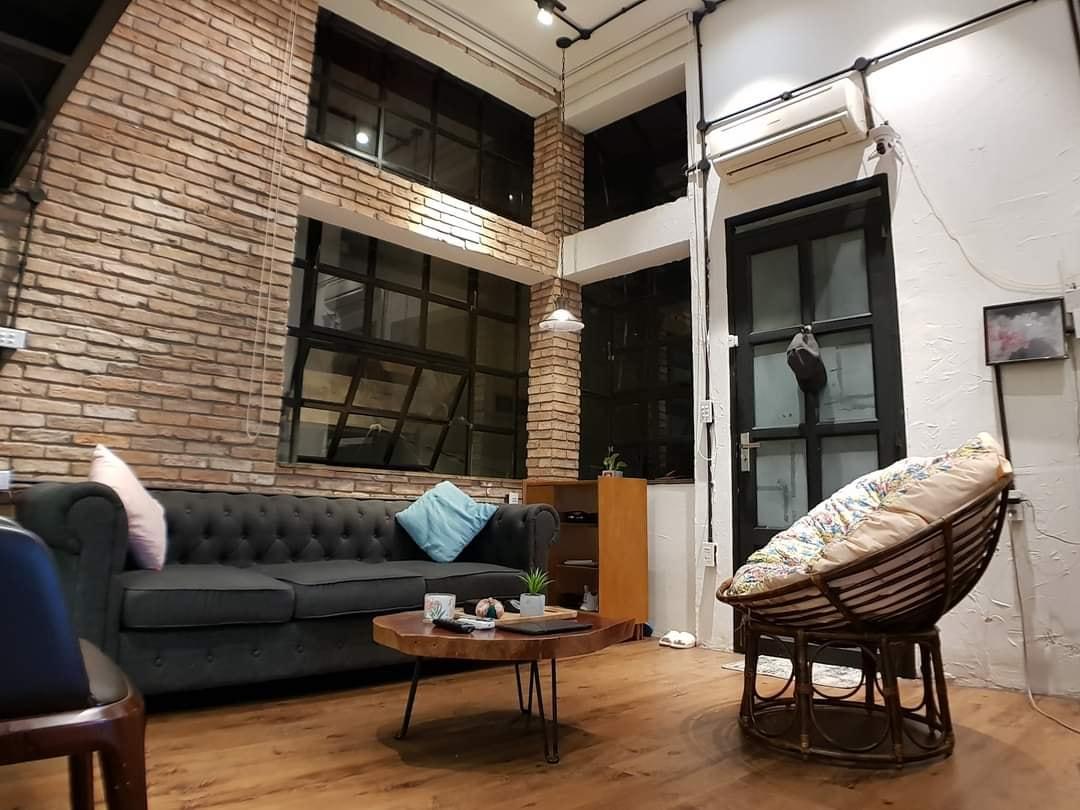 Hô biến thành căn hộ Industrial độc đáo khác biệt